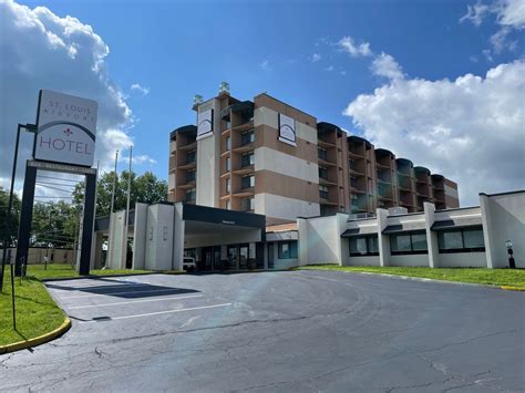 hotels near st louis airport with free shuttle service|Hotels near Lambert.